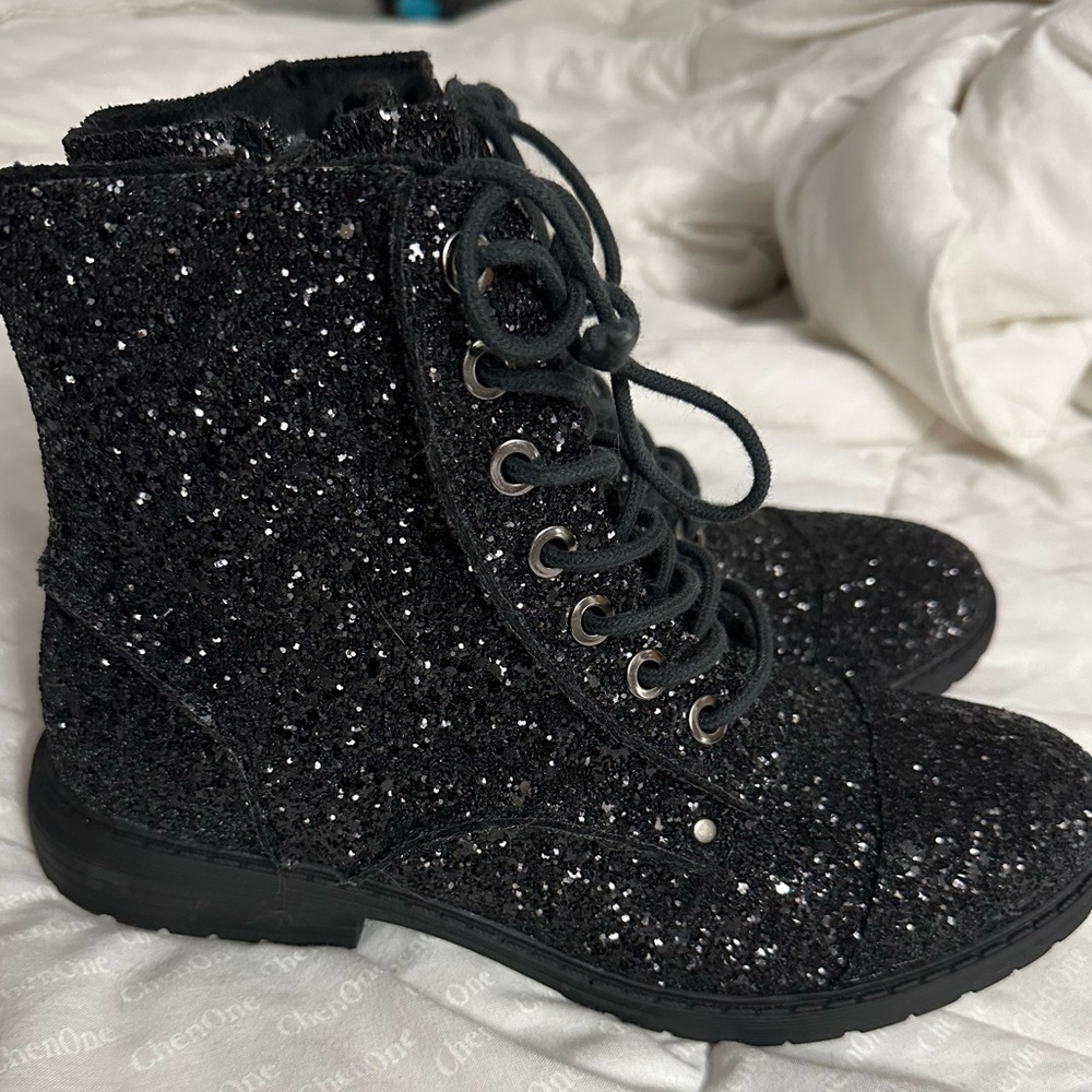 Black Boutique Glitter Side Zip & Tie Boots w/ Fur Lined Size 9